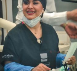 دکتر ناهید نصرآبادی متخصص جراحی لثه و ایمپلنت