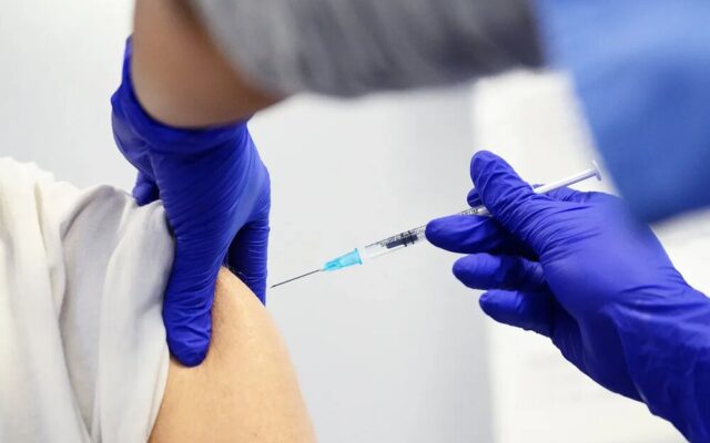 آیا تزریق دوزهای تقویت کننده متعدد واکسن کرونا سیستم ایمنی بدن را ضعیف می کند؟