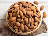 بهبود خواب با مصرف قاووت بادام و نبات
