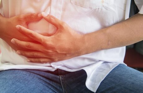 چه عواملی باعث بروز آپاندیسیت می شود؟