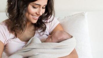 ۱۴ باور نادرست درباره تغذیه با شیر مادر