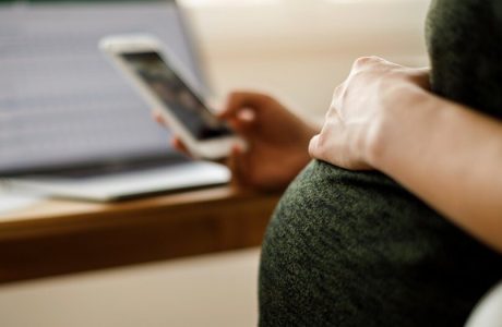 آیا استفاده از موبایل در دوران بارداری بی خطر است؟