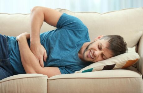 علت درد بالای شکم بعد از غذا خوردن چیست؟