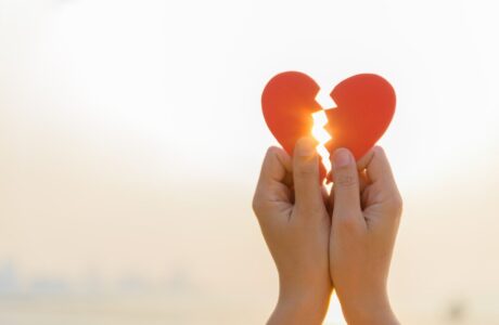 بعد از خیانت همسر چگونه زندگی‌مان را حفظ کنیم؟