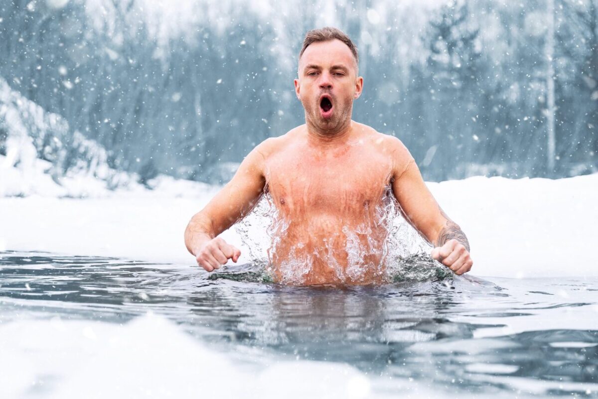 شنا کردن در آب سرد، خطر ابتلای مردان به دیابت را کاهش می‌دهد!