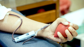 آیا «خالکوبی» مانع اهدای خون می‌شود؟