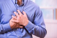 این ۸ درد در ناحیه‌ قفسه‌ سینه را با حمله قلبی اشتباه نگیرید!
