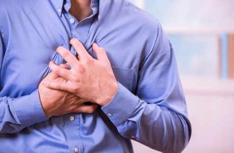 این ۸ درد در ناحیه‌ قفسه‌ سینه را با حمله قلبی اشتباه نگیرید!