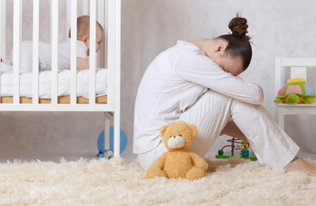 نشانه‌های افسردگی مادران بعد از زایمان/ این علائم را جدی بگیرید