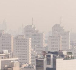 وزارت نفت به تعهدات خود برای کاهش آلاینده‌های هوا عمل کند