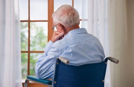 روابط اجتماعی افسردگی را از سالمندان دور می‌کند