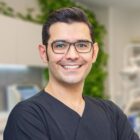 دکتر کامیار عباسی دندانپزشک - مطب تخصصی دندانپزشکی گاندی