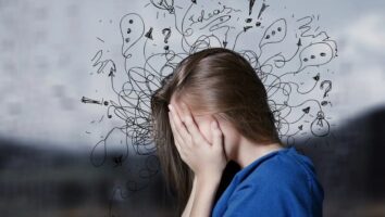 چگونه افکار منفی را متوقف کنیم؟