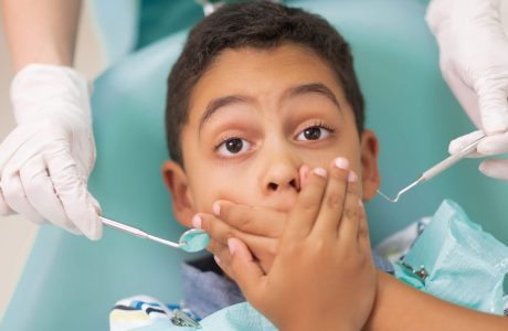 ترس از دندانپزشکی | ۱۰ راه مقابله با آن