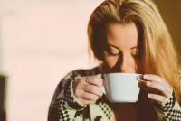 آیا میتوانم در دوران پریود قهوه بخورم؟