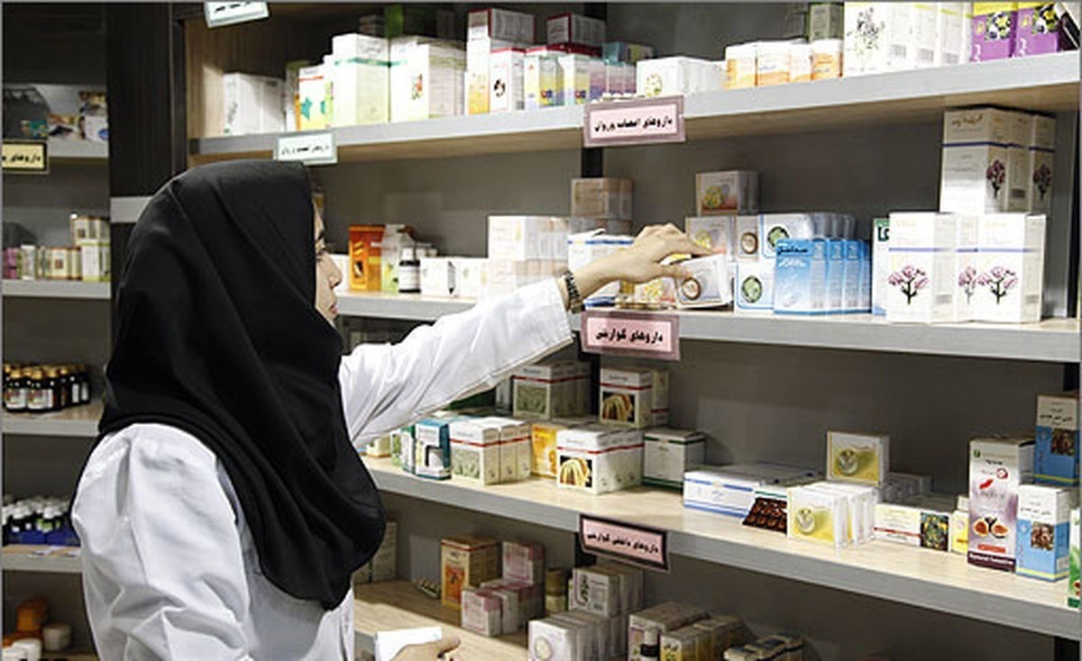 دستورالعمل سازمان غذا و دارو برای داروخانه‌ها: سرکردن مقنعه اجباری است